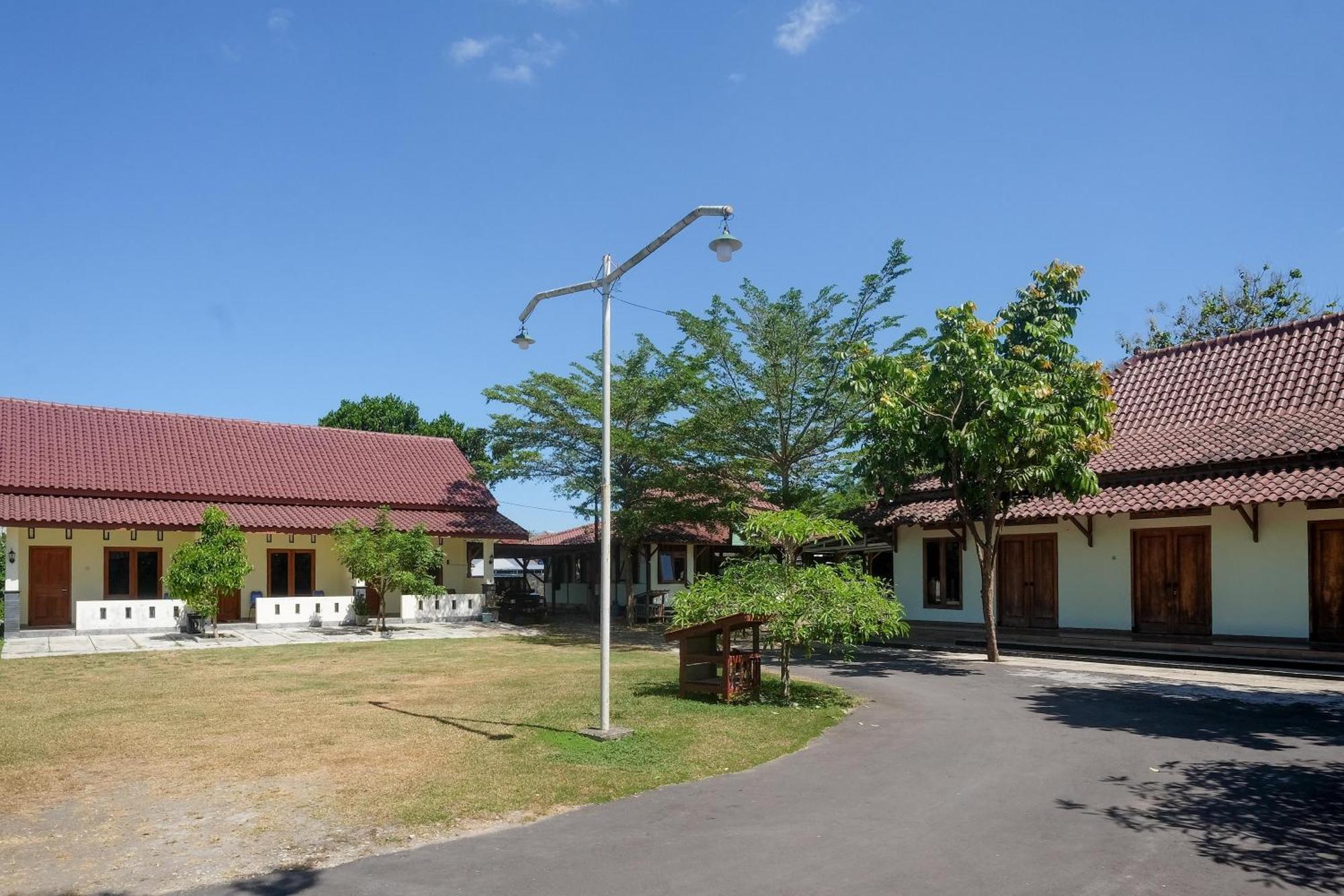 Reddoorz Syariah Near Alun Alun Wonosari Hotel Kültér fotó